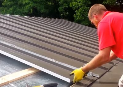 Oviedo Roofing Company Professional at work